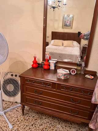 Habitacion de matrimonio. Excepto colchon, somier