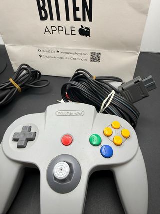 Nintendo 64 + 2 Controller + MANUALE + / CAMBIO