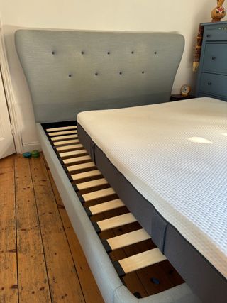 Cama King Tapizada Diseño Cabecero Alto