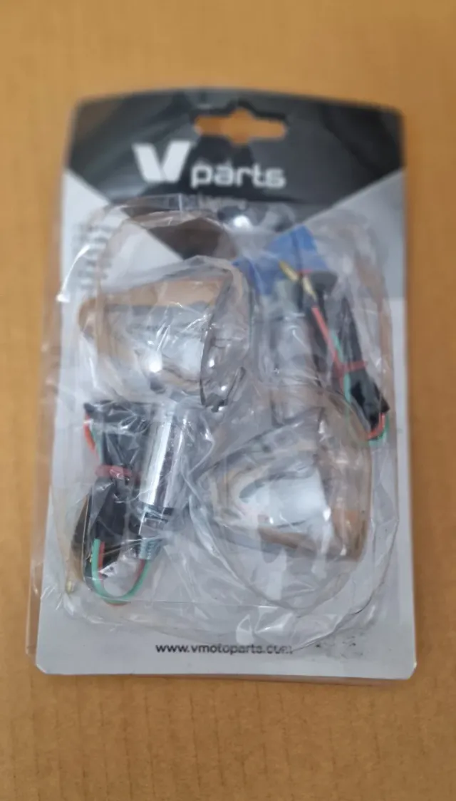 Filtro de aire moto TNT y Intermitentes V parts