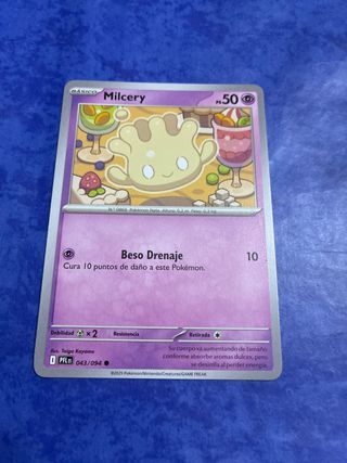 Carta Pokémon Milcery Básico 043/094