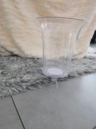 Vaso trasparente in plastica