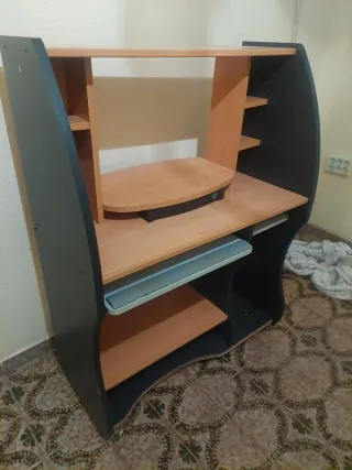 Escritorio Gamer Negro y Marrón