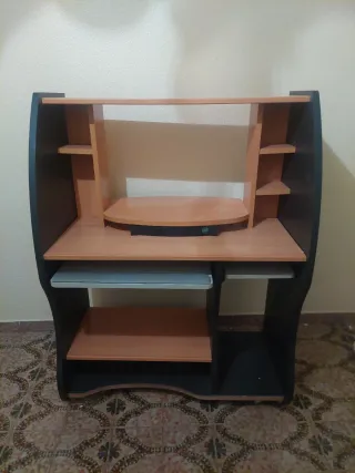 Escritorio Gamer Negro y Marrón