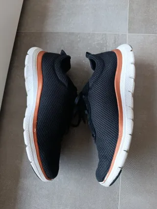 Zapatillas Skechers Talla 38 Negro.