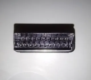 VMC-91 Adaptador SCART y conector RCA (3 puertos)