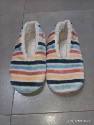 Pantuflas de rayas suaves