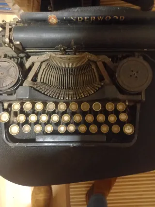 Máquina de escribir antigua