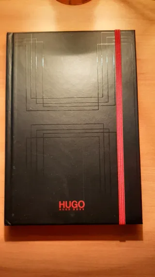 Libreta Hugo Boss Negra con Goma Roja