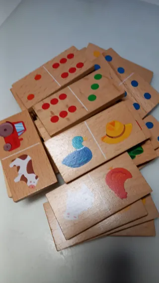 Dominó de madera infantil