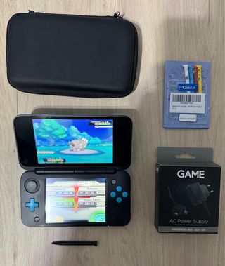 Nintendo 2DS XL + Extra