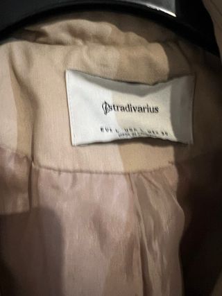 Gabardina Stradivarius Beige