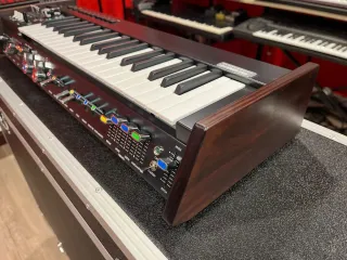 Korg 700SM Sintetizador + Funda