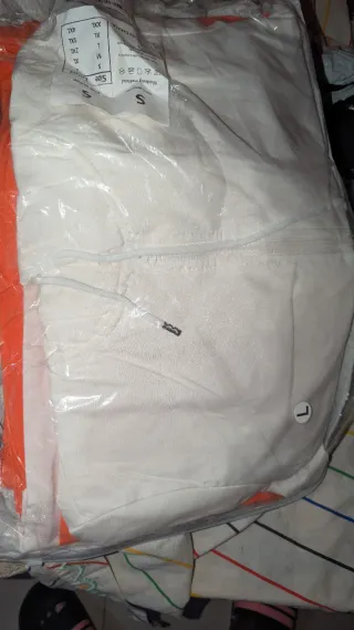 Questo bellissimo abbigliamento. Spedizione GRATUITA. Vuoi contattare