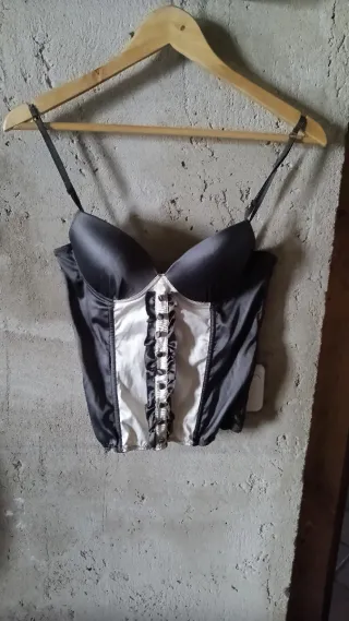 Disfraz naranja lunares volantes