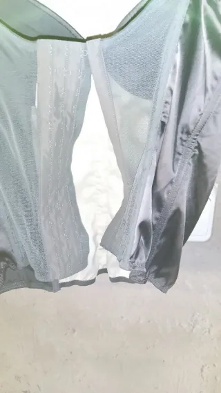 Disfraz naranja lunares volantes