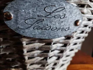 Cesta de mimbre con asas