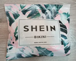Bikini negro y blanco estampado