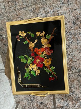 Bandeja decorativa con pájaros y flores