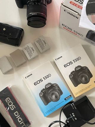 Canon EOS 550D Cámara Digital + Accesorios