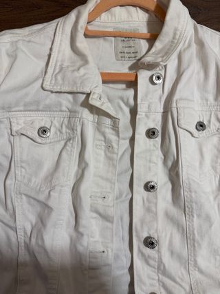 Chaqueta vaquera blanca Bershka Talla XL