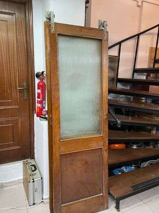 Puertas correderas madera castaño 30€ unidad porte