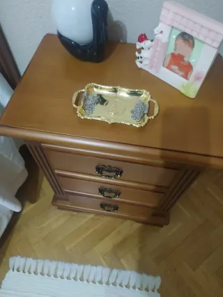 Mesita de noche madera maciza