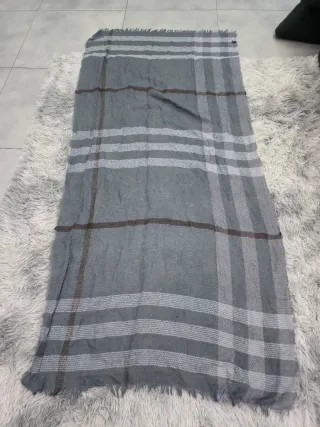 Sciarpa lavorata a maglia a quadri