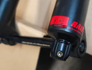 Horquilla E-bike Marzocchi Bomber Z2 29" 140mm