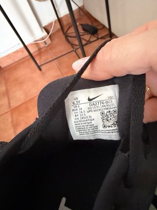 Zapatillas Nike Negras y Blancas