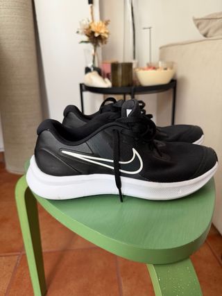 Zapatillas Nike Negras y Blancas