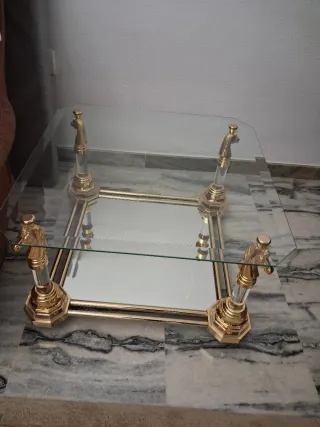 Mesa de centro cristal y metal dorado