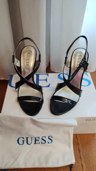 Sandali Guess neri donna tacco alto