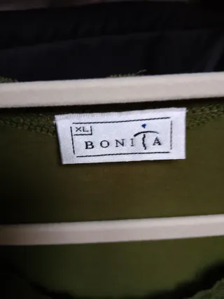 Camiseta Bonita verde militar manga larga.