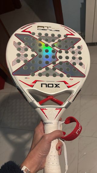 Pala de pádel Nox AT10 Genius 2023