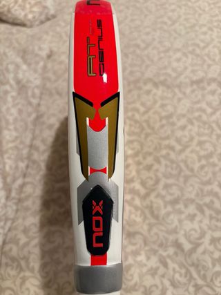 Pala de pádel Nox AT10 Genius 2023