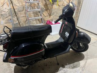 Vespa 125 T5 restaurada - Todo original  6400 km