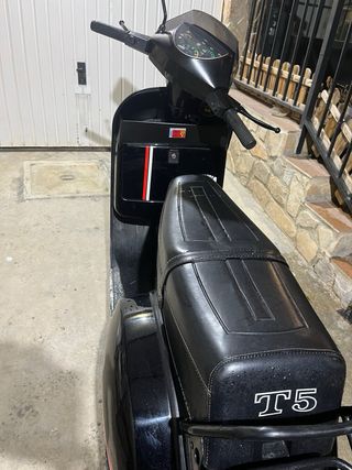 Vespa 125 T5 restaurada - Todo original  6400 km