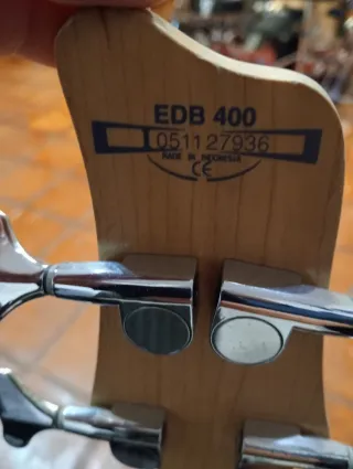 Bajo Eléctrico Ibanez EBD400 y funda