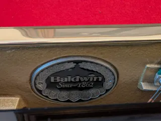 Piano de pared Baldwin