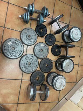 Mancuernas y discos gimnasio