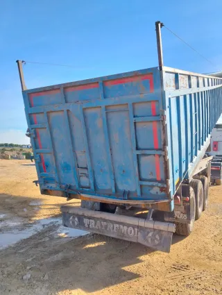 Semirremolque chatarrera