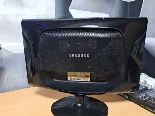 2 Monitores PC 17 Samsung y AOC