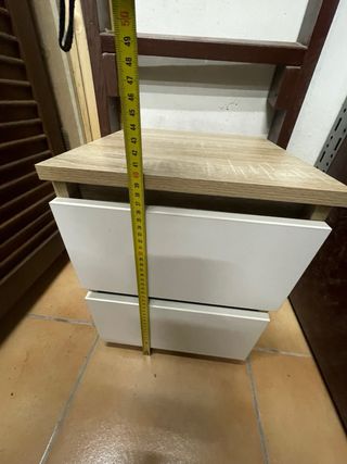 Coppia comodini 2 cassetti come nuovi.