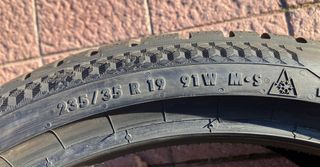 4 Continental Invierno 235/35/19 91W M+S