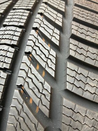 4 Continental Invierno 235/35/19 91W M+S