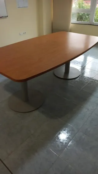 MESA DE ACADEMIAS REUNIONES Y OFICINAS 220x 110