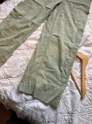 Pantalón cargo ancho verde Mango