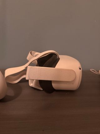 Meta Quest 2 Visore VR + Controller