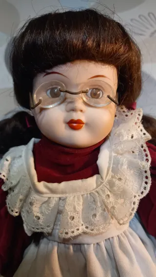 Muñeca de porcelana antigua